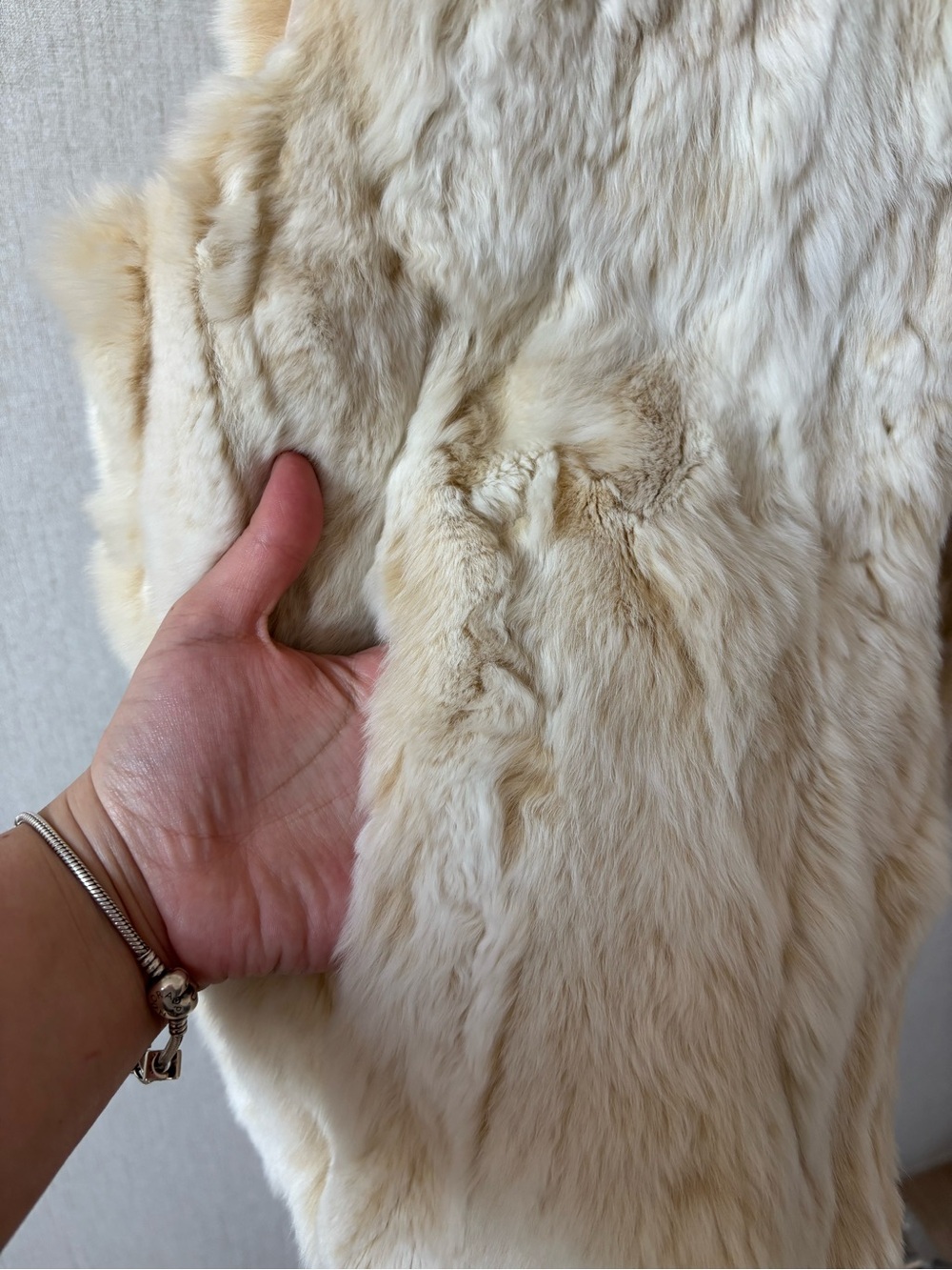 Adrienne Landau Cream Real Rabbit Fur Vest with Pockets - Picture 4 of 7